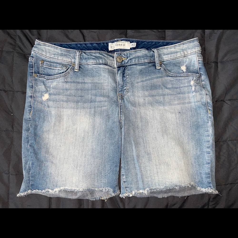 EUC Torrid Jean Shorts Sz18